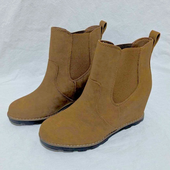 Universal Thread wedge ankle booties size 8.5 - Picture 1 of 4